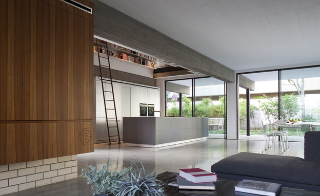 בית פיצו, פינת ישבה סלון