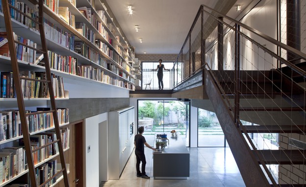 בית פיצו, ספרייה שתי קומות