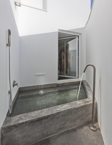 פורטוגל, אמבטיה חיצונית (צילום: www.studioarte.info)