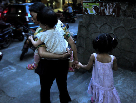 ליואויואו לין בת הארבע וטיאנטיאן בת השנתיים (צילום: chinadaily.com)
