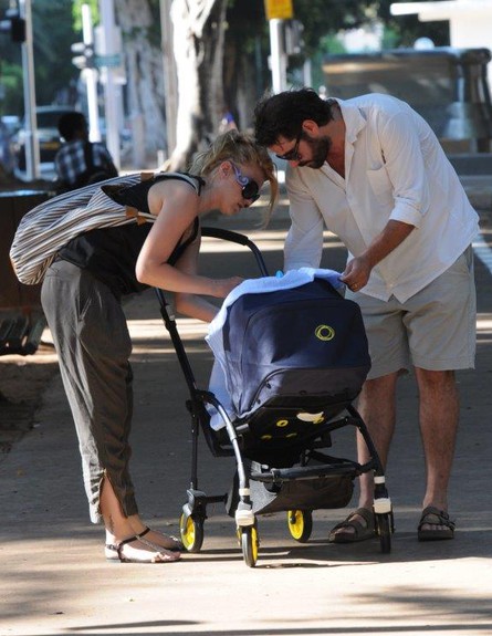 גאלה קוגן ובעלה בחופשת לידה (צילום: ברק פכטר)