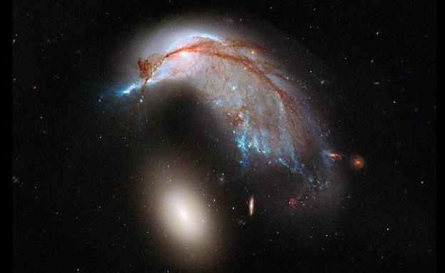 שתי גלקסיות מתרסקות