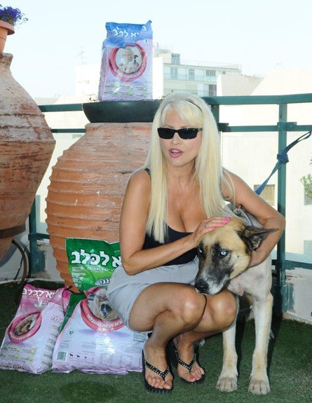 פנינה רוזנבלום משיקה אוכל לכלבים (צילום: ברק פכטר)