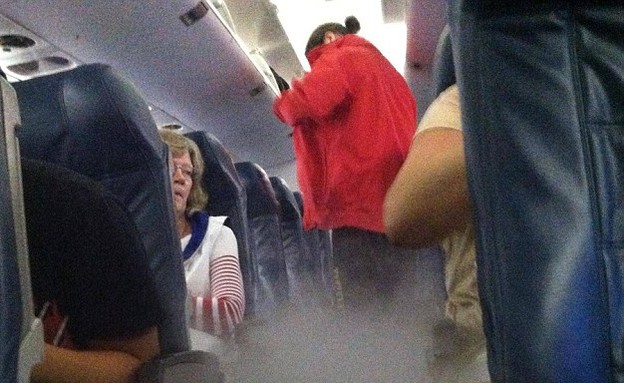 עשן במטוס