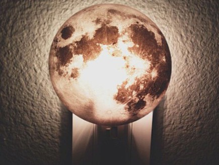 חמישייה 1.7, ירח מנורה (צילום: amazon.com)