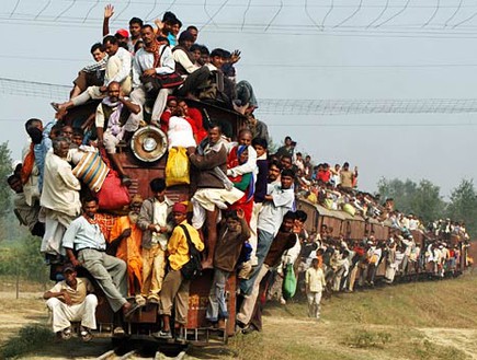 רכבת מומביי, העולם צפוף, קרדיט httpindianfusion.ag