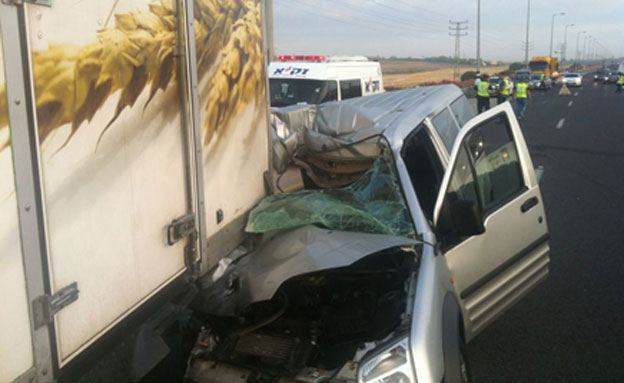 התאונה בכביש 1 במחלף ענבה (צילום: חדשות 2)