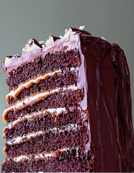 עוגת שכבות קרמל מלוח (צילום: מתוך האתר marthastewart.com)