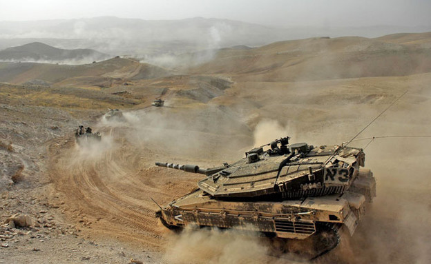 טנק במדבר (צילום: דובר צה"ל)