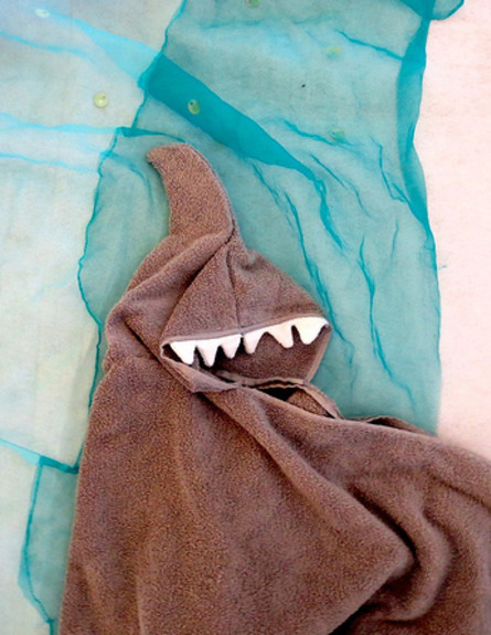 מגבת חוף, מגבת כריש (צילום: justcraftyenough)