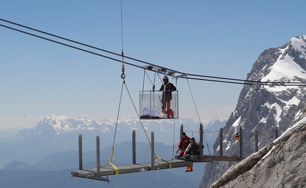 בשלבי בניה, גשר באוסטריה