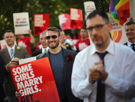 תומכים בנישואים גאים באנגליה (צילום: Dan Kitwood, GettyImages IL)