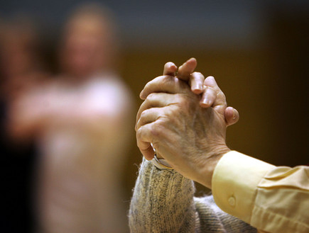 קשישים, אילוסטרציה (צילום: Christopher Furlong, GettyImages IL)