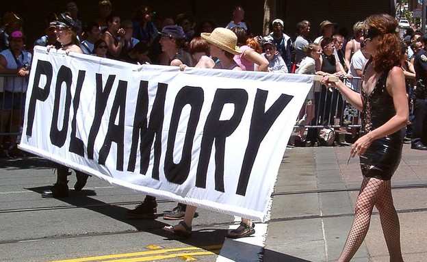 תהלוכה בעד פוליאמוריה (צילום: ויקיפדיה)