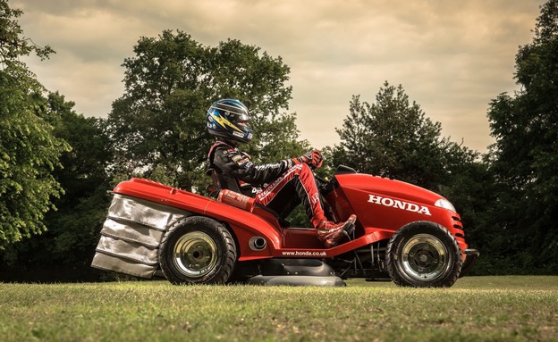 מכסחת הדשא המהירה בעולם