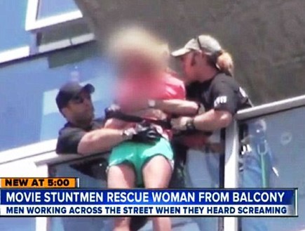פעלולני הוליווד הצילו אישה שניסתה לקפוץ אל מותה (צילום: dailymail.co.uk)