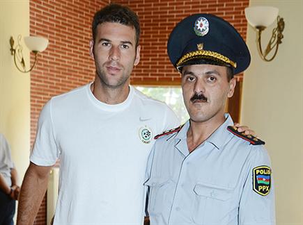 קינן ושוטר אזרי במלון (צילום: ראובן כהן, האתר הרשמי של מכבי חיפה) (צילום: ספורט 5)