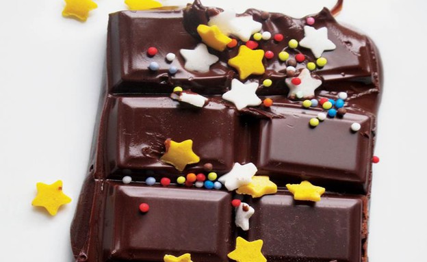 טבלאות שוקולד מיני לחג (צילום: מתוך הספר אני רוצה לבשל לחברים שלי מאת מרטין קמיליירי בהוצאת LunchBox, mako אוכל)