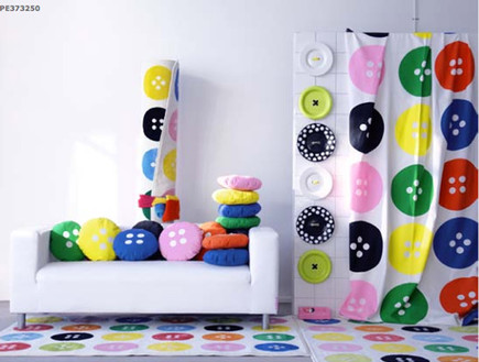 קטלוג 2014, כריות כפתורים (צילום: צילום מסך מתוך אתר IKEA)