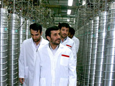 מקים אוניברסיטה לחקר הגרעין. אחמדינג'אד (צילום: איי פי)