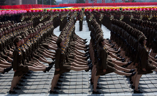 רבבות חיילים השתתפו (צילום: AP)