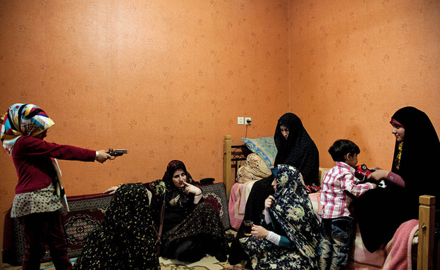 בית איראני (צילום: Ali Tajik, מתוך Iranian Living Room FACEBOOK)