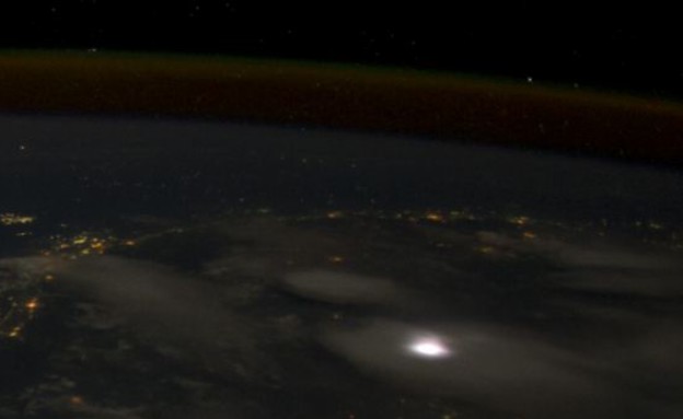 סופת ברקים מהחלל (צילום: נאס"א)