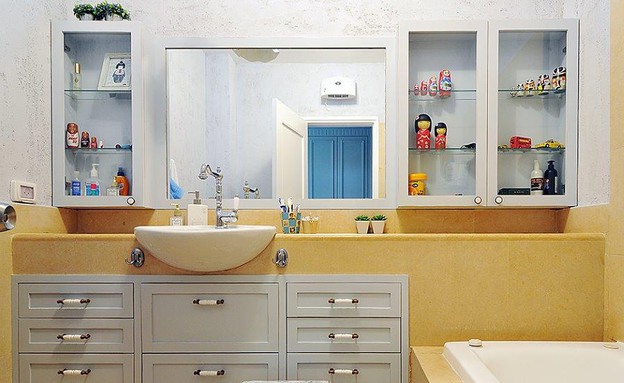 ריקי קורי בכר, אמבטיה (צילום: שי אדם)