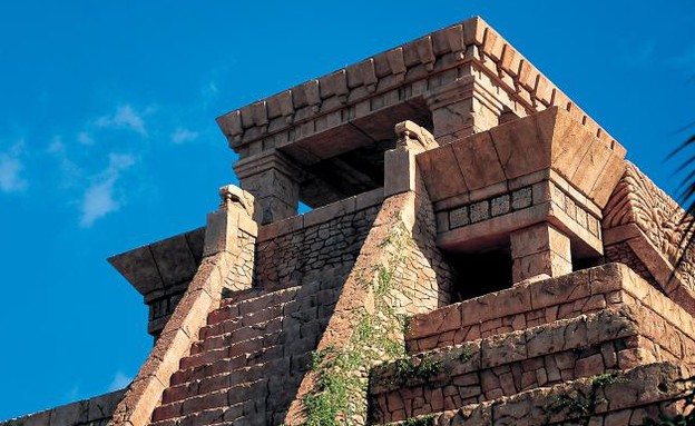 העלייה למקדש, מקדש מגלשה