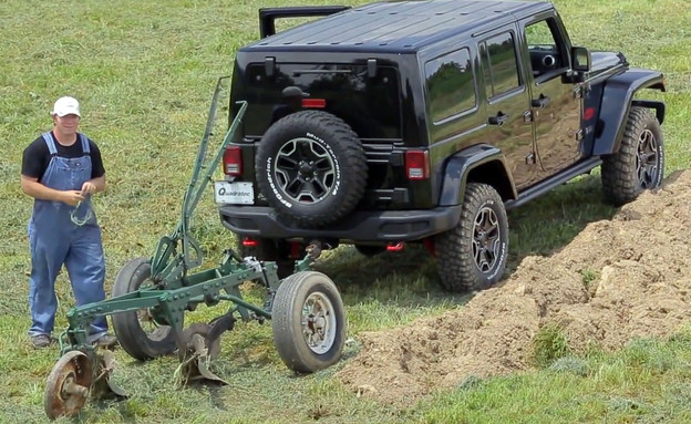 ג'יפ וויליס מודל 1951 מול ג'יפ רוביקון 2013