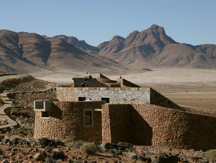 מדבר סוסובלי, מלונות מבודדים, קרדיט namibia-tours- (צילום: namibia-tours-safaris.com)