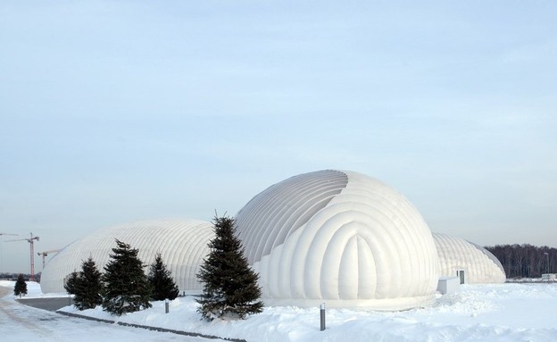מתנפחים, שלג (צילום: Alexey Naroditskiy)