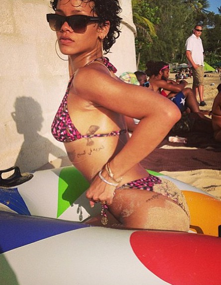ריהאנה בביקיני (צילום: מתוך האינסטגרם של ריהאנה, instagram)
