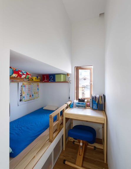 דירה צרה, חדר ילדים (צילום: יאנו טושי-יוקי)