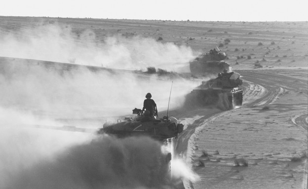 מלחמת יום כיפור טנקים בסיני  (צילום: אלי חן, ארכיון צה"ל ומערכת הביטחון)