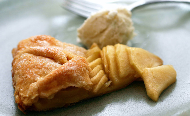 פרוסה מטארט תפוחים (צילום: www.smittenkitchen.com, mako אוכל)