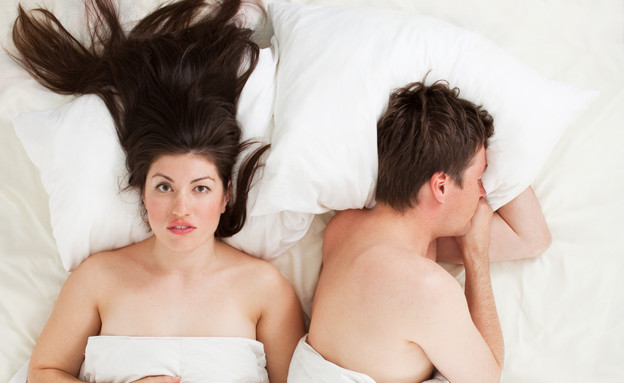 זוג במיטה - דברים שאסור לעשות בסקס הראשון (צילום: istockphoto)