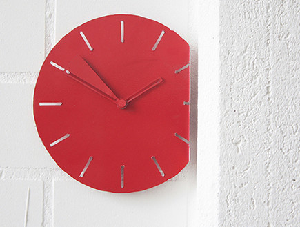 איקאה, שעון אדום (צילום: www.samuel-treindl.de)