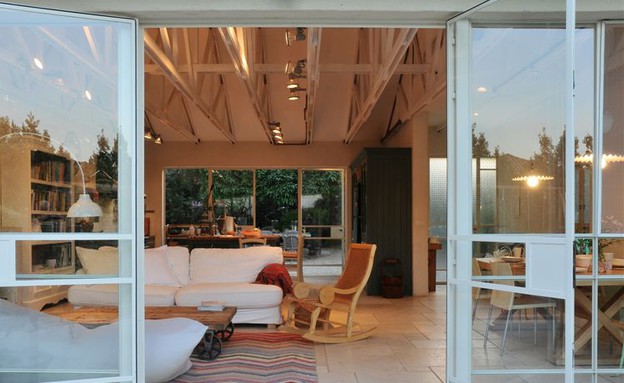 בתים לחג, רנה דוקטור סלון מבט מבחוץ, צילום שי אדם בתים לחג, רנה דוקטור סלון מבט מבחוץ, צילום שי אדם