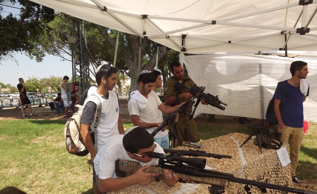 יום עידוד גיוס בקרית גת (צילום: שי לוי, מדור צבא וביטחון)