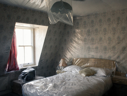 בית מנוילן, חדר שינה (תמונת AVI: צילום מתוך האתר www.ravenrow)