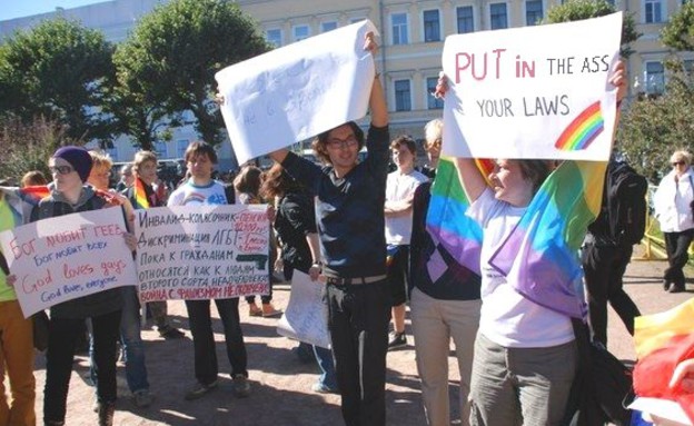  הפגנה ברוסיה נגד הומופו (צילום: רומן מלניק)