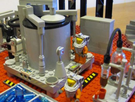 לגו שובר שורות - המיכלים במעבדה לגו שובר שורות - המיכלים במעבדה