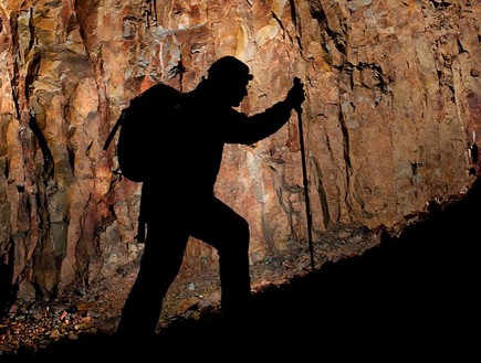 מטפס, מכרה (צילום: www.dailymail.co.uk)