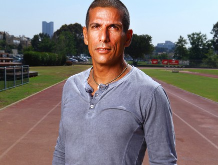 המאמן גלעד קובו ילמד אתכם לרוץ מרתון (יח``צ: אלדד רפאלי)