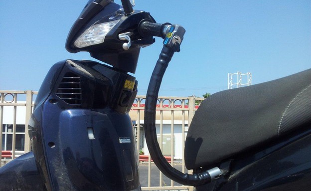 מנעול אופנוע CLM (צילום: נעם וינד)