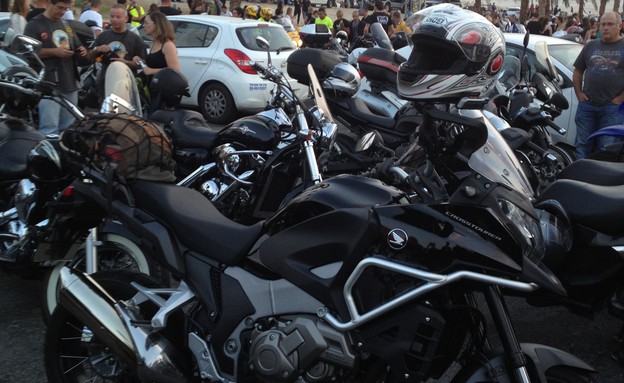 רוכבים אל הזריחה של השנה החדשה