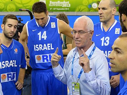 "רק המאמן קובע מה ההיררכיה". שיבק (FIBA) (צילום: ספורט 5)