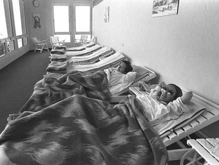 ספא במעיינות החמים בטבריה, דצמבר 1979 (צילום: MILNER MOSHE, לשכת העיתונות הממשלתית)