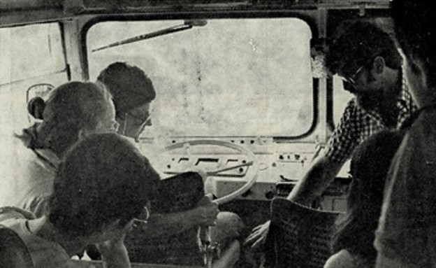 נהגות אוטובוס (עיתון אגד, אוקטובר 1974) (צילום: עיתון אגד, אוקטובר 1974)